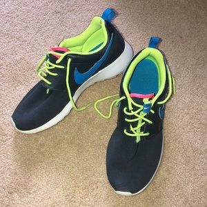 Nike Rose Athletic Shoes